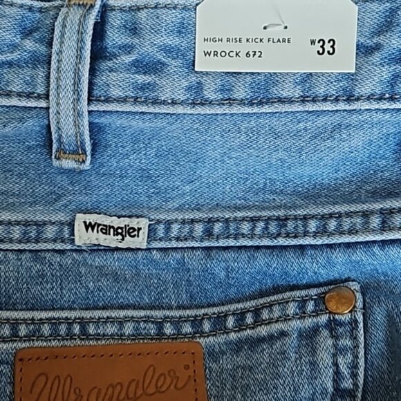 Wrangler High Rise Kick Flare (Wrock 627) Jeans Light-Medium "Control" Wash - 33 - Picture 7 of 15